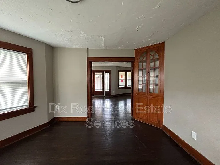 4013 E 3rd St — Photo 13