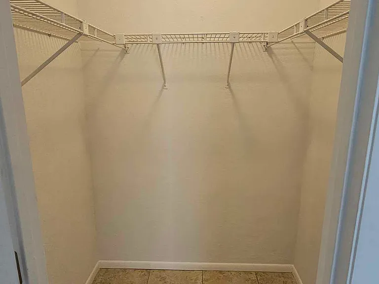 11232 Pendleton Ave — Photo 15