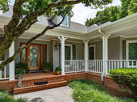4th image of 105 Black Thorn Dr
