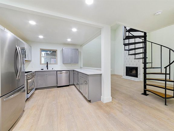 4th image of 8807 Merion Cir