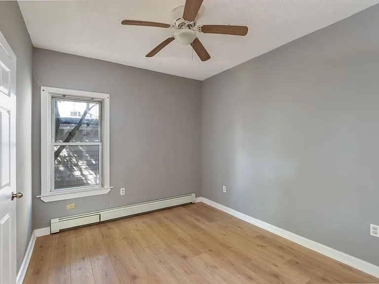 26 Willard St — Photo 2