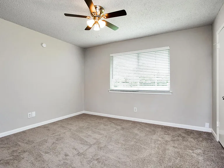 810 Ravencroft Dr — Photo 19