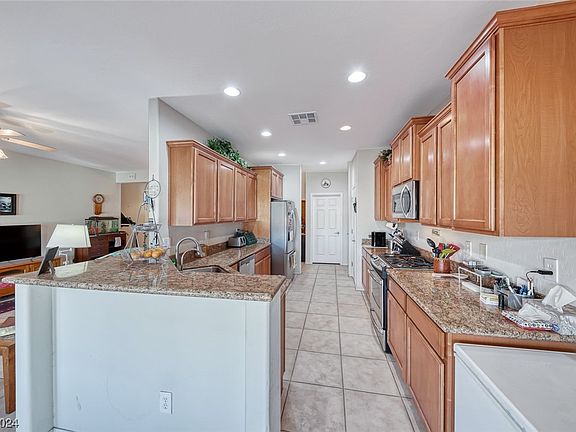 2nd image of 6082 Canter Glen Ave