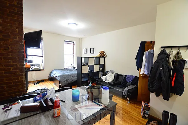 Rented by City Stop Realty | media 3