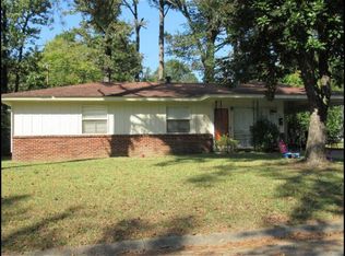 24 Lamont Dr, Little Rock, AR 72209