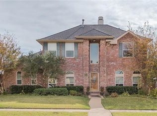 2910 Panorama Dr, Carrollton, TX 75007