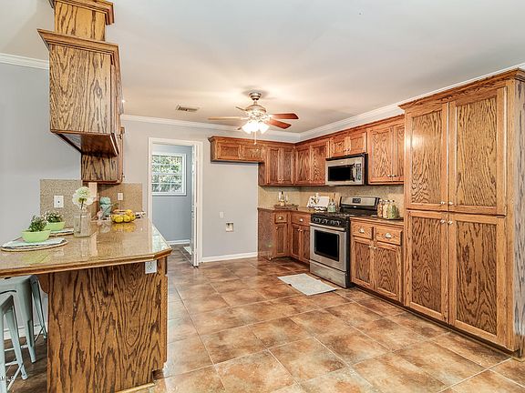 5th image of 206 Belle Chasse Dr