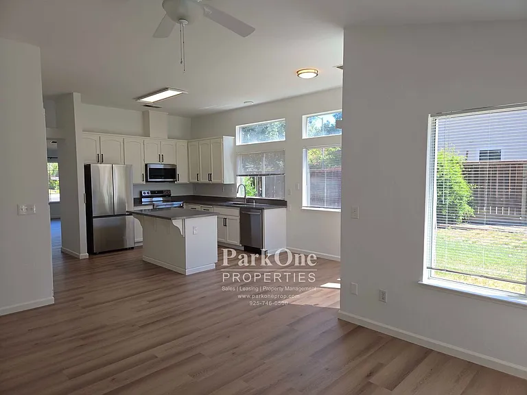 2848 Saint Joseph Dr — Photo 4