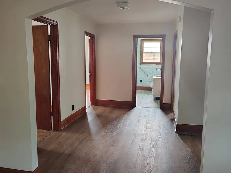 143 W Virginia Rd — Photo 1