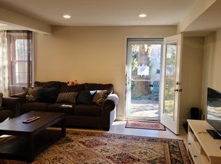 361 Holmes Dr NW, Vienna, VA 22180