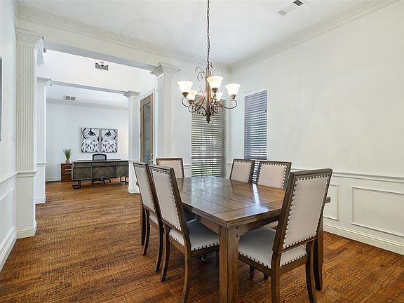 5th image of 3339 Mayfair Ln