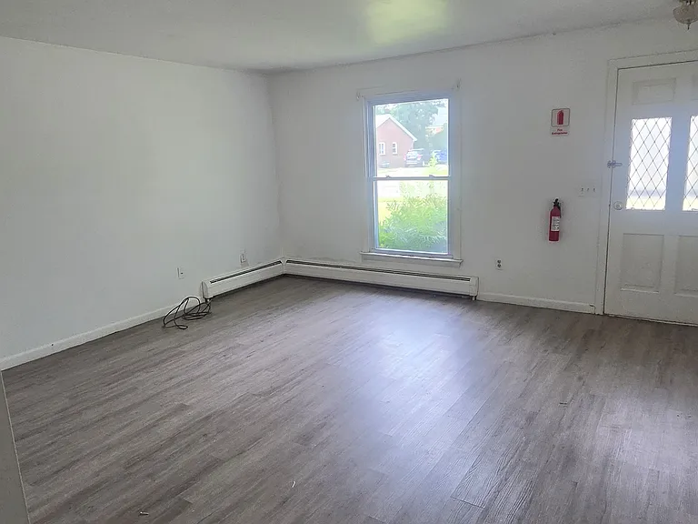2 Birchwood Dr #10 — Photo 2