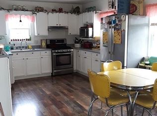 1309 Main St, Center Point, IA 52213