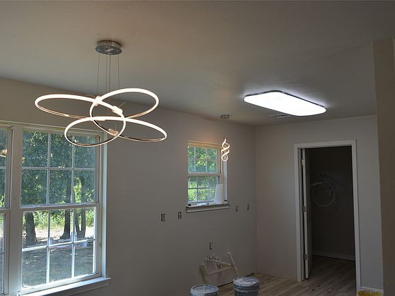 3rd image of 510 W Spruce St