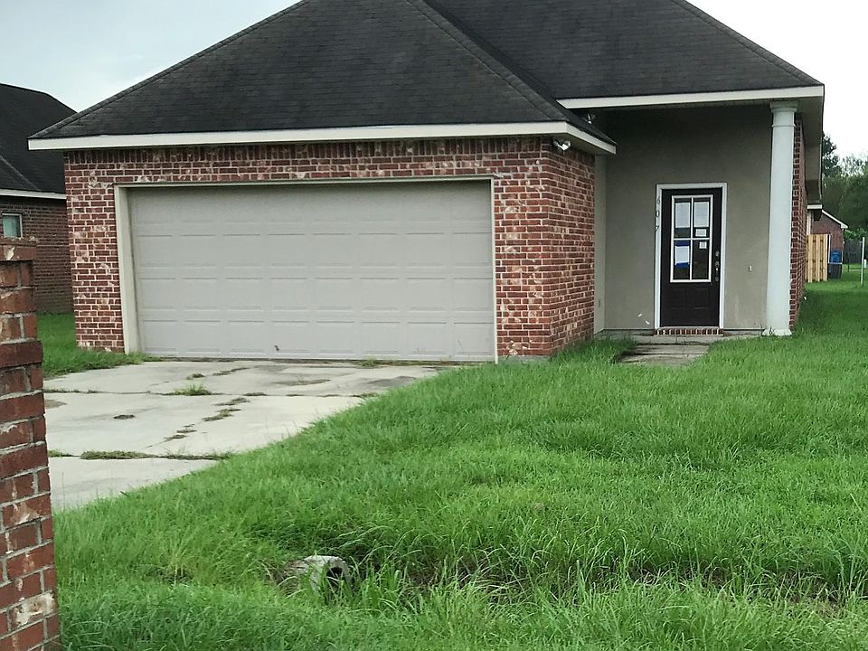 1st image of 607 Magnolia Knee Dr
