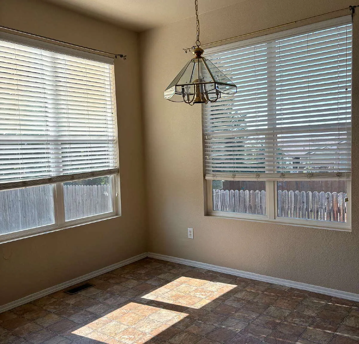 3 bed, 2.5 bath, 1475 sqft, $2,250 — Photo 4