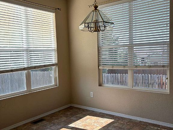 4th image of 4521 Lazy River Dr