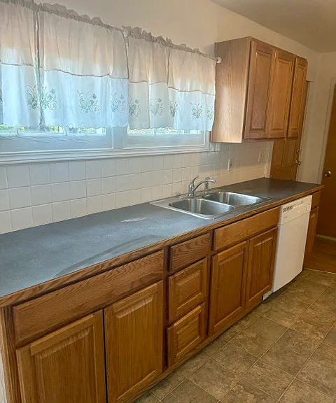 534 E Everett Ave — Photo 6