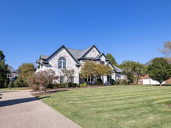 4th image of 9132 Concord Hunt Cir