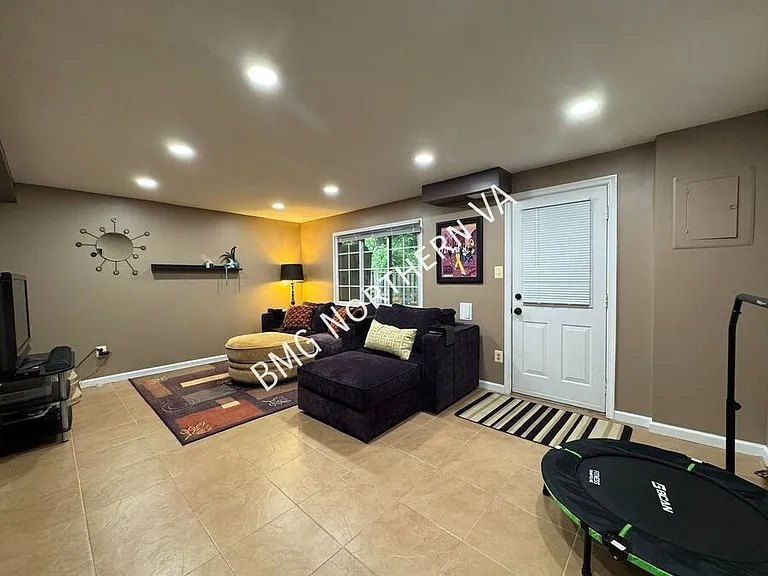 2816 Raymond Ct — Photo 23