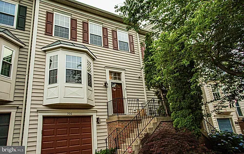 306 W Park Dr Photo 1