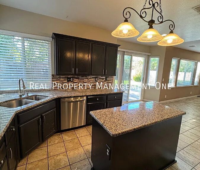 1185 Shadowcliff Ct — Photo 12