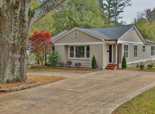 3215 Cambridge Rd, Charlotte, NC 28209