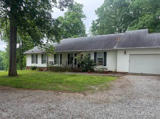 661 H E Johnson Rd, Bowling Green, KY 42103