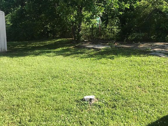 4th image of 2817 Valley View Dr