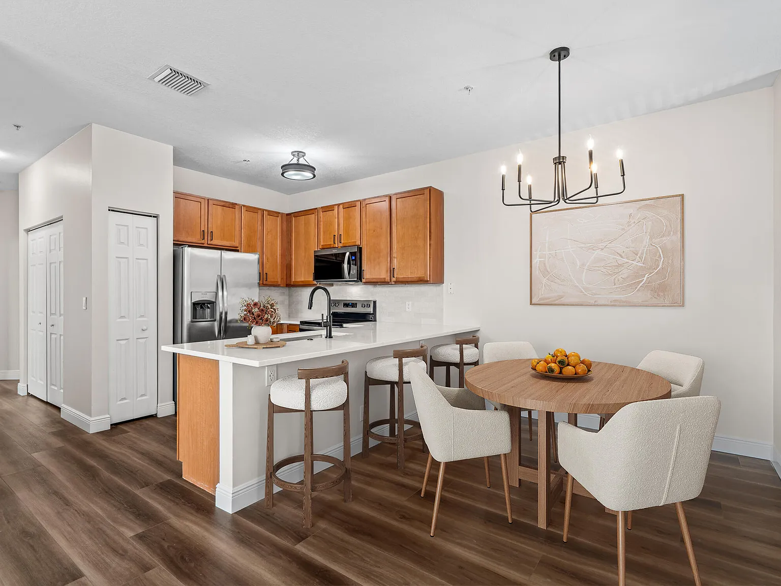 2 bed, 2.0 bath, 1032 sqft, $3,000 — Photo 4