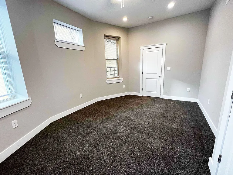 3216 Bishop St — Photo 5
