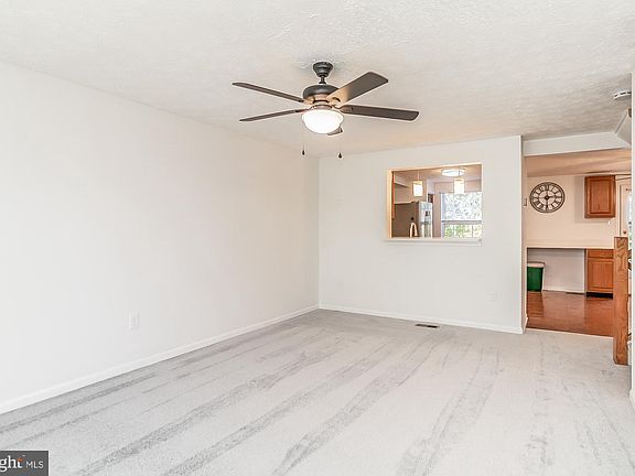 3rd image of 1735 Chesterfield Sq