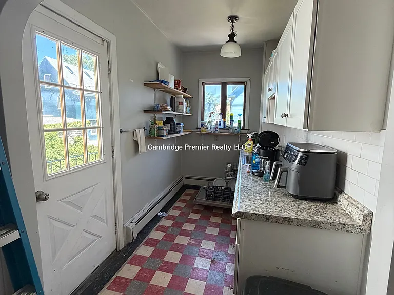 35 Rogers Ave — Photo 14