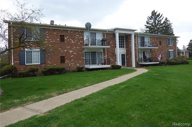 1st image of 468 Fox Hills Dr S APT 2