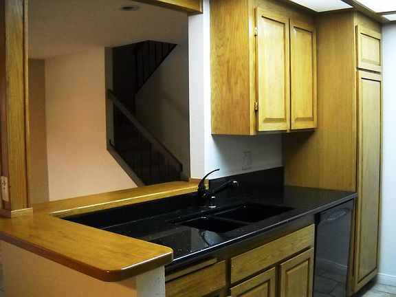 3rd image of 8072 Woodland Dr
