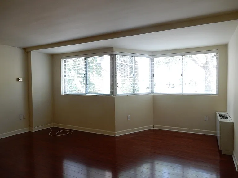 922 24th St NW #219 — Photo 7