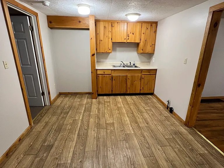 260 Allen St #A — Photo 8