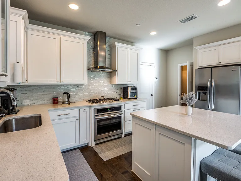 4654F Rhett Ln — Photo 24