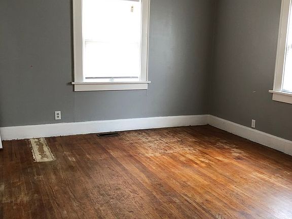5th image of 1606 W James Ave