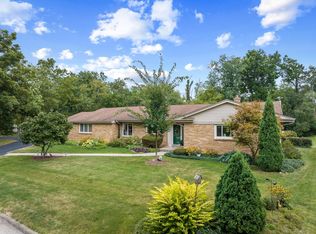 719 Bluecrest Dr, Rockford, IL 61107