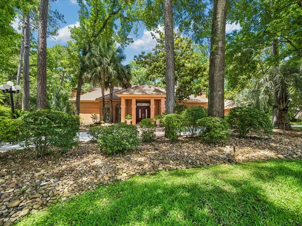 2303 Woods Estates Dr, Kingwood, TX 77339
