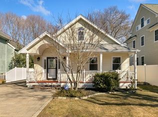 30 James St, Lexington, MA 02420