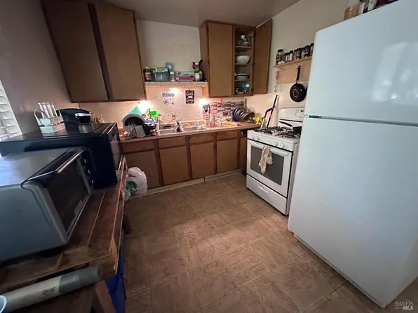 2721 Victoria Dr, Santa Rosa, CA 95407