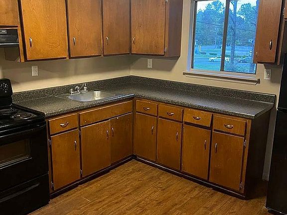 3rd image of 2601 Cole St #7be7ac303