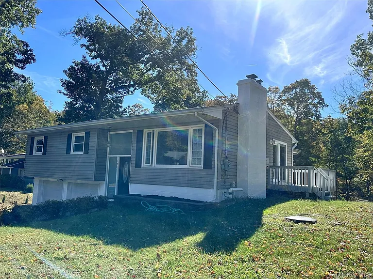 171 Roosevelt Rd — Photo 2