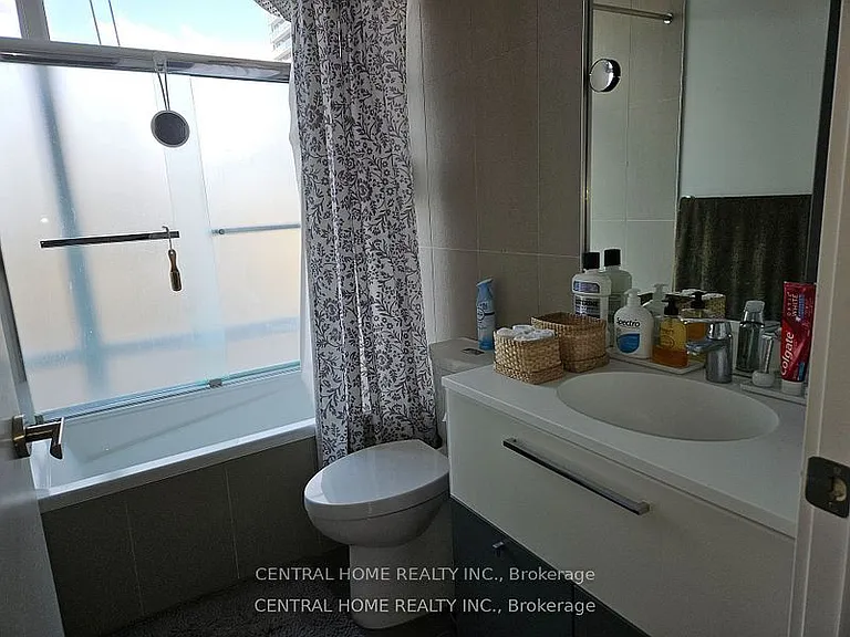 15 Grenville St #2603 — Photo 14