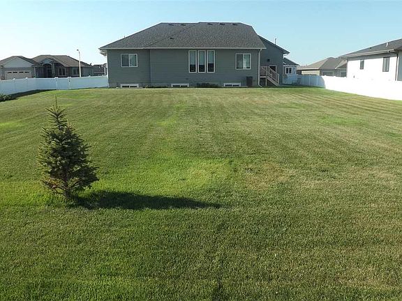 5th image of 9309 W Kingfisher Dr