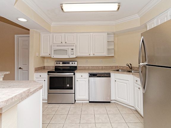 5th image of 380 Marshland Rd APT D28