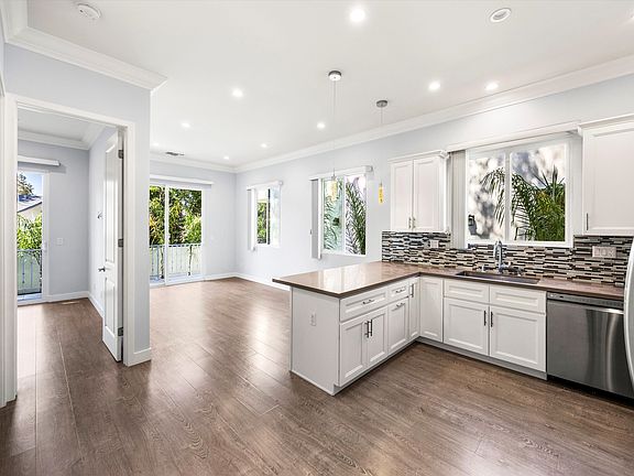 2nd image of 1714 Del Valle Ave