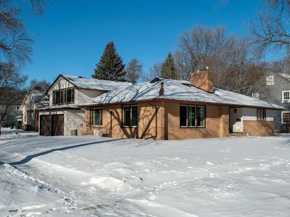 624 10th St SW, Willmar, MN 56201